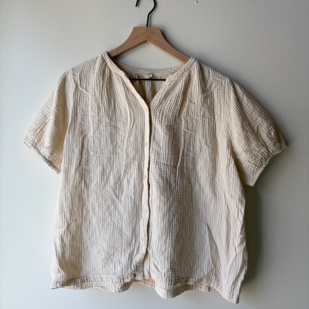 Gauzy Uniqlo Button-Up Blouse